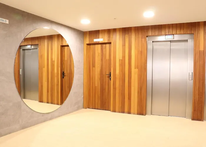 Fantastic In The Wave Just Steps From Carvajal - Pool And Free Parking