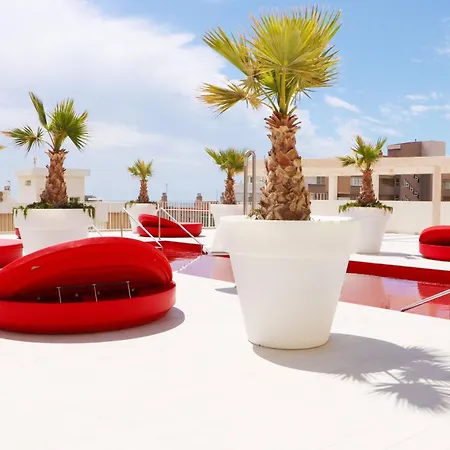 Fantastic In The Wave Just Steps From Carvajal - Pool And Free Parking Appartamento Fuengirola